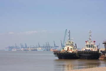 tug boats at felixstowe harbour