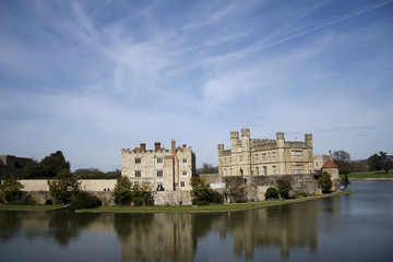 leeds castle moat reflection kent