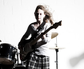 fille enfant guitare électrique