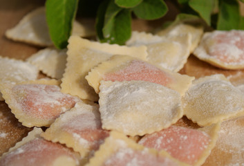 frische ravioli mit salbei