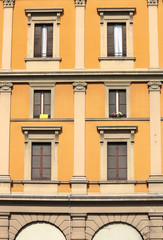 Fototapeta na wymiar Italian architecture in Bologna