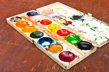 Water colour paints