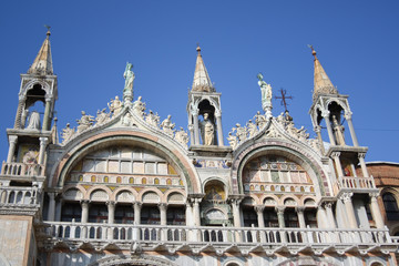 Fototapeta na wymiar Basilica san marco in the heart of venice in italy