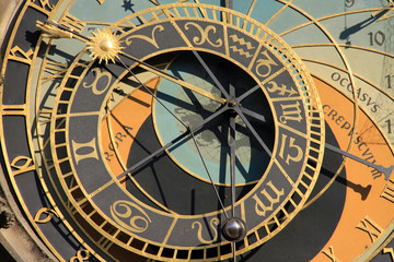 Fototapeta na wymiar Starożytny zegar astronomiczny w Pradze