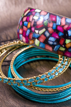 Jewelry, perl and bracelet in composition