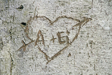Liebe,ein geschnitztes Herz