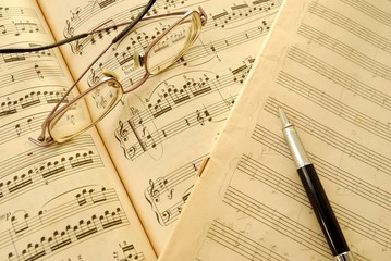 Fototapeta premium Old music score, manuscript and pen