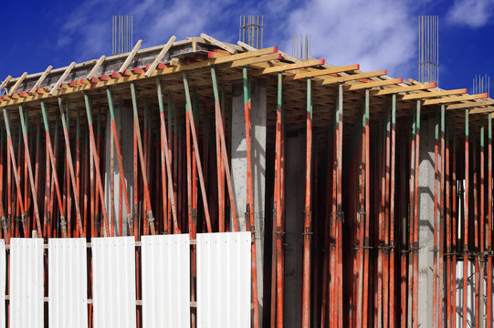 Scaffold adjustable jacks supporting the superstructure