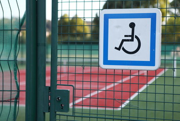 Tennis courts with barrier-free wheelchair access