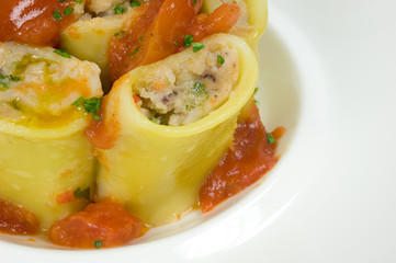ricetta: paccheri farciti con pesce e pomodoro