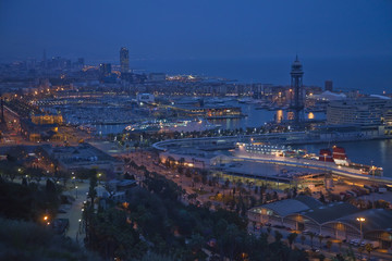 Fototapeta na wymiar Port w Barcelonie