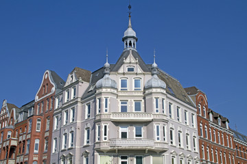 Fototapeta na wymiar Fassade von Wohngebäuden, Kiel, Deutschland
