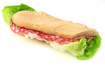 panino con salame e insalata