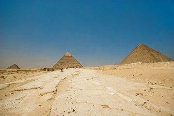 Fototapeta na wymiar Egypte-Pyramides