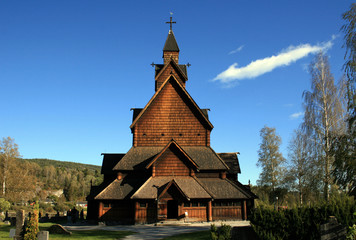 Fototapeta na wymiar Norweski drewniany kościół