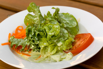 gemischter salat mit tomaten