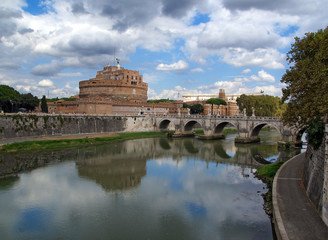 Fototapeta premium Castel Sant'Angelo and Bernini's statue on the bridge