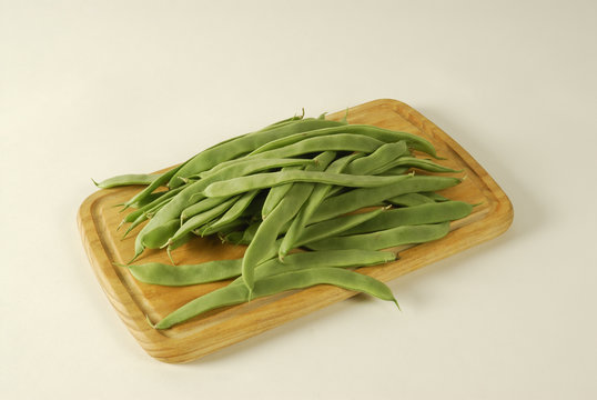 Alubias verdes en tabla