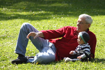 Enfant et son grand père