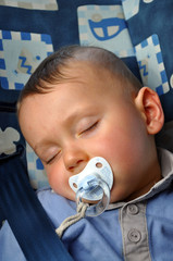 b&eacute;b&eacute; qui dort