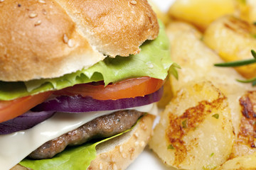 Hamburger with roasted potatoes