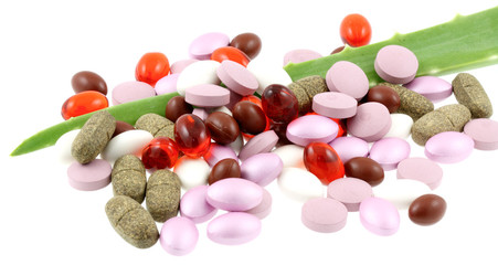 aloe vera, nutriments, compléments alimentaires, fond blanc