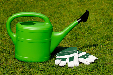 Gie&szlig;kanne mit Handschuhe