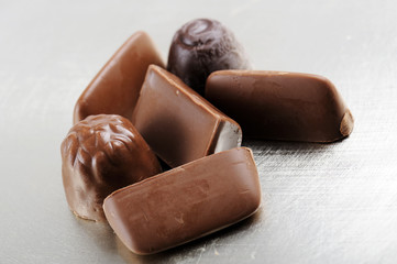 cioccolatini su vassoio d'argento