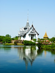 Fototapeta na wymiar The old royal palace in Thailand