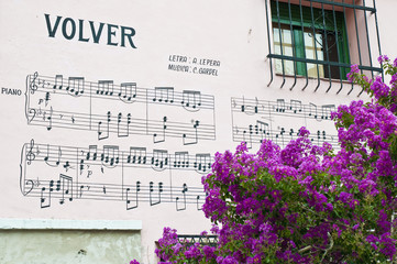 Lyrics of the famous tango Volver at Buenos Aires