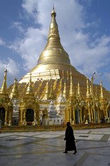Shwedagon Pagode in Burma/ Myanmar - obrazy, fototapety, plakaty