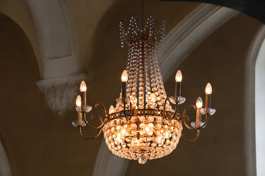 Kronleuchter in Kirche