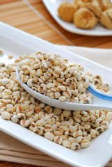 Dried barley seeds as food ingredients