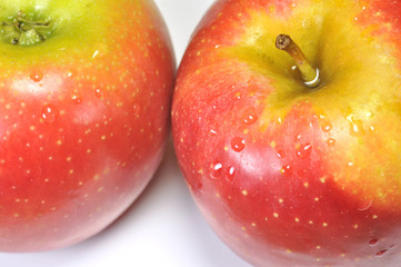 Manzanas frescas.