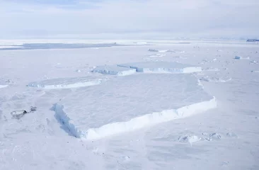 Deurstickers Sea ice on Antarctica © Gentoo Multimedia