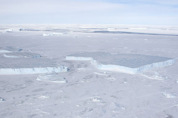 Sea ice on Antarctica © Gentoo Multimedia