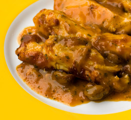 Hühnerbraten mit Kastanien und Rahmsoße,überbacken