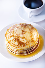 Pfannkuchen und Kaffee