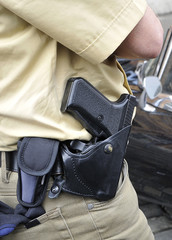 Polizei - Polizist Detail mit Waffe