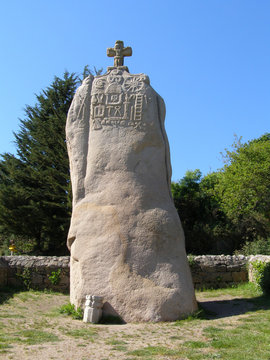 Menhir Saint Uzec