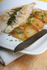 Maischolle mit Bratkartoffeln