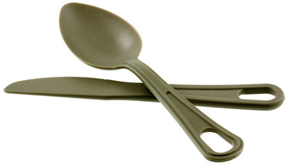 cuillère et couteau de pique-nique, fond blanc