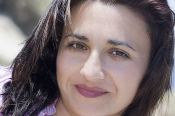 retrato de mujer mirando a camara