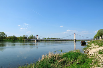 Pont suspendu de  Cosne-Cours-sur-Loire (58)