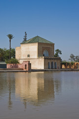 Obraz premium Pavilion at the Menara outside Marrakech medina's wall,