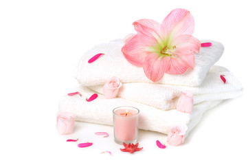 Fototapeta na wymiar white towels with roses