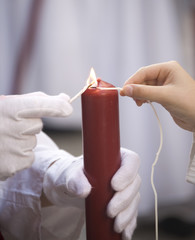 Encendiendo Cirio Nazareno