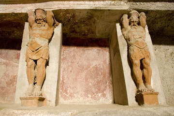 Pompéi,sculptures dans les thermes