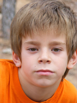 Ni&ntilde;o triste