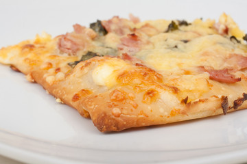 Flammkuchen mit Bärlauch und Schinken